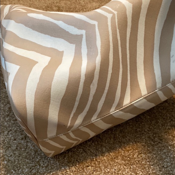 Coach Tan and Cream Tote Bag - Picture 5 of 11